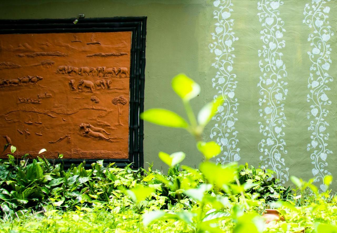 Breathing Earth - Rooms And Pool Calcuta Exterior foto